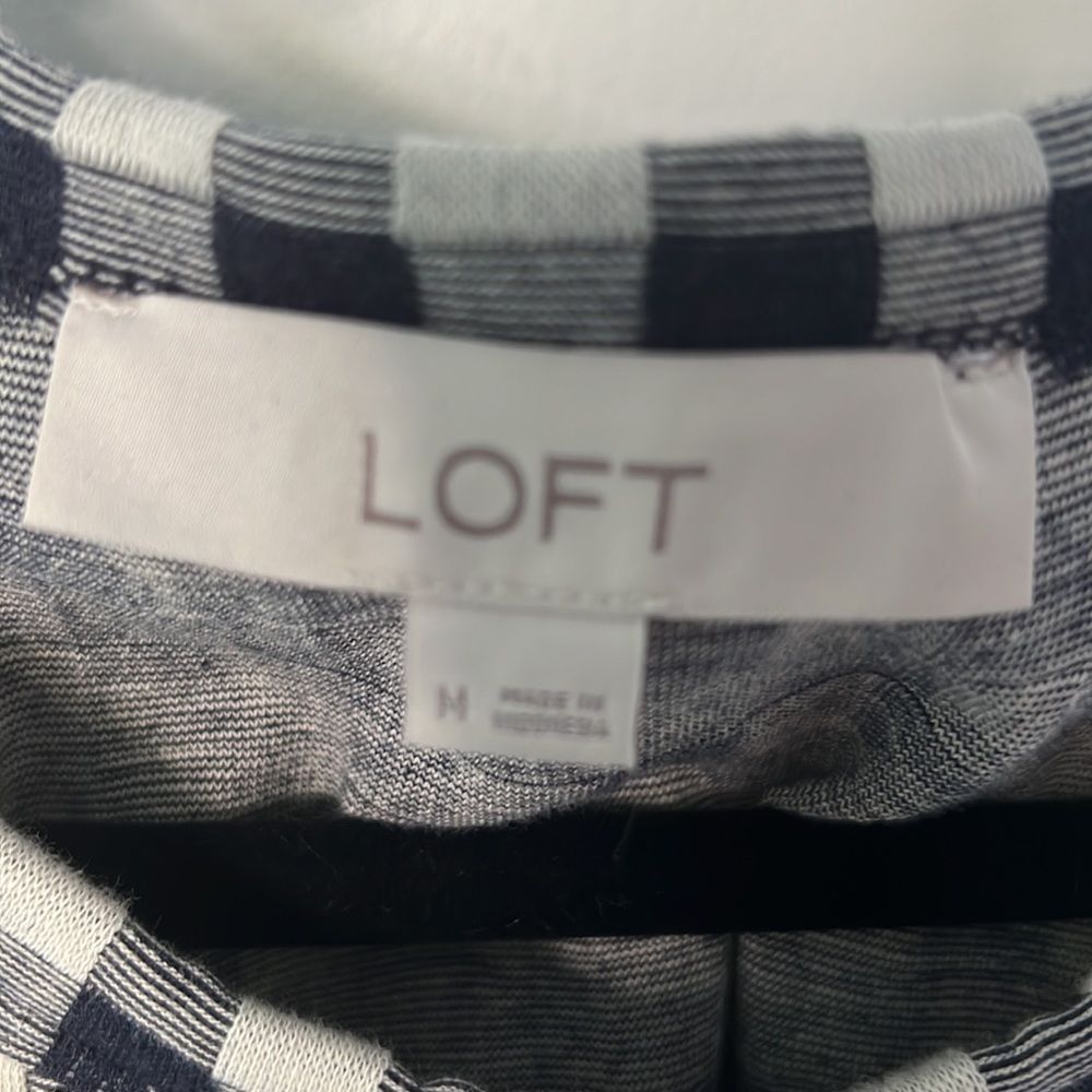 LOFT Navy gingham long sleeved puffed shoulder top size medium - Picture 4 of 4